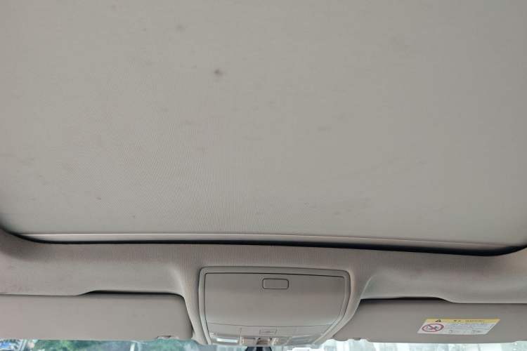 Used Volkswagen Tiguan L 2017 380TSI Automatic All-Wheel-Drive Luxury Edition Headliner