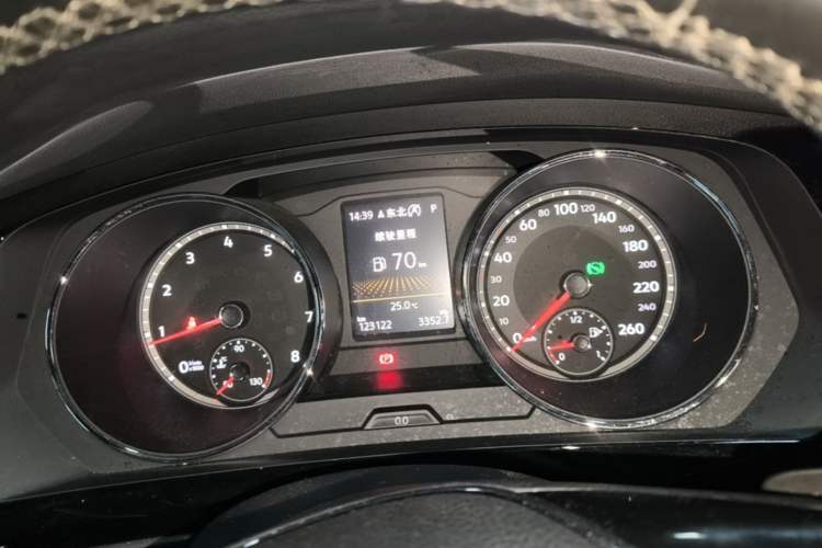 Used Volkswagen Tiguan L 2017 380TSI Automatic All-Wheel-Drive Luxury Edition Instrument Cluster