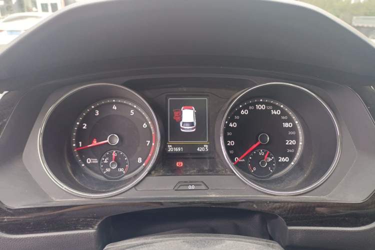 Used Volkswagen Tiguan L 2017 330TSI Automatic Two-Wheel Drive Flagship Edition Instrument Cluster