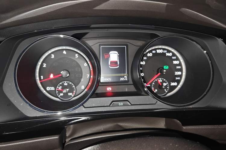Used Volkswagen Tiguan L 2017 330TSI Automatic Two-Wheel Drive Flagship Edition Instrument Cluster