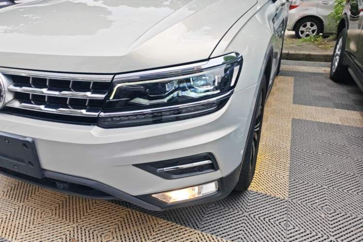 Used Volkswagen Tiguan L 2017 330TSI Automatic Two-Wheel Drive Flagship Edition Left Front Headlight