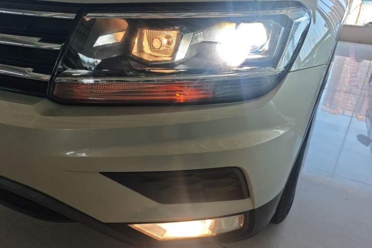 Used Volkswagen Tiguan L 2017 330TSI Automatic Two-Wheel Drive Luxury Edition Left Front Headlight