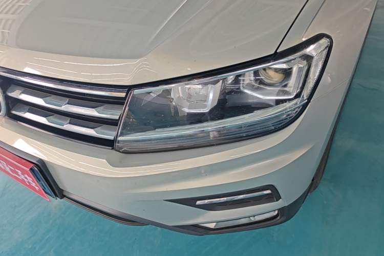 Used Volkswagen Tiguan L 2017 330TSI Automatic Two-Wheel Drive Luxury Edition Left Front Headlight