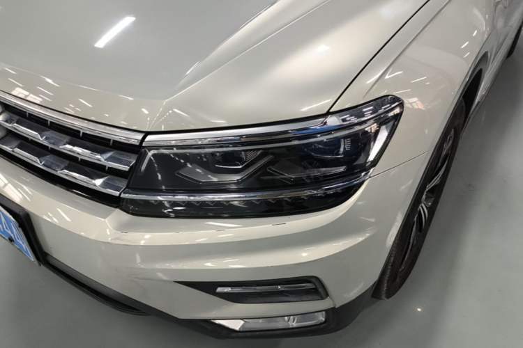 Used Volkswagen Tiguan L 2017 380TSI Automatic All-Wheel-Drive Luxury Edition Left Front Headlight