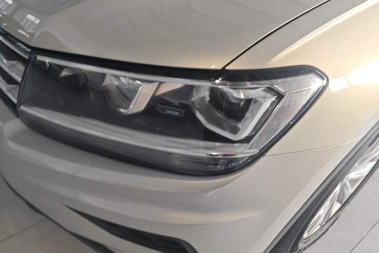 Used Volkswagen Tiguan L 2017 330TSI Automatic Two-Wheel Drive Luxury Edition Left Front Headlight