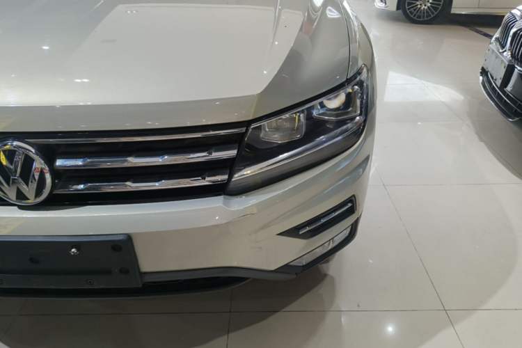 Used Volkswagen Tiguan L 2017 330TSI Automatic Two-Wheel Drive Luxury Edition Left Front Headlight