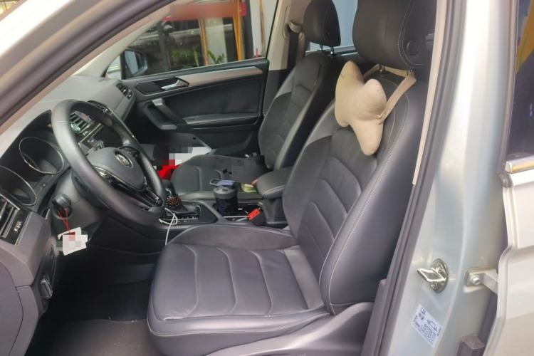Used Volkswagen Tiguan L 2017 330TSI Automatic Two-Wheel Drive Luxury Edition Left Front Seat