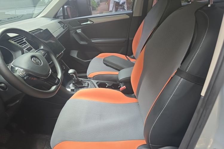 Used Volkswagen Tiguan L 2017 330TSI Automatic Two-Wheel Drive Luxury Edition Left Front Seat