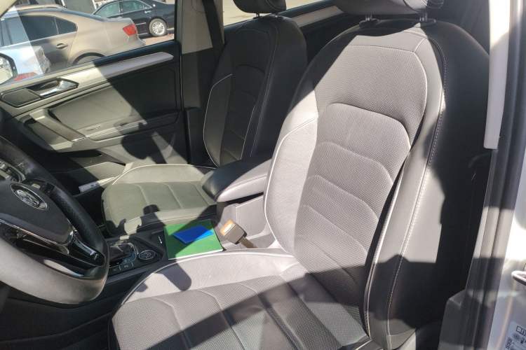 Used Volkswagen Tiguan L 2017 380TSI Automatic All-Wheel-Drive Flagship Edition Left Front Seat