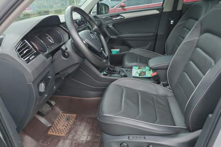 Used Volkswagen Tiguan L 2017 380TSI Automatic All-Wheel Drive Supreme Flagship Edition Left Front Seat