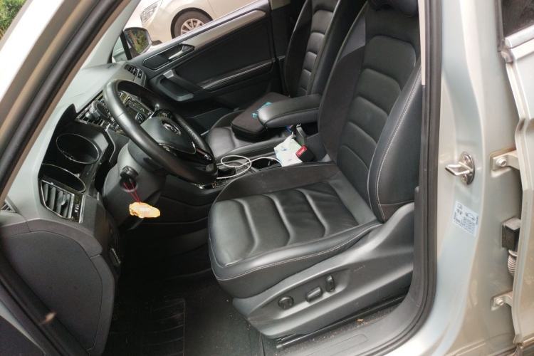 Used Volkswagen Tiguan L 2017 330TSI Automatic Two-Wheel Drive Luxury Edition Left Front Seat