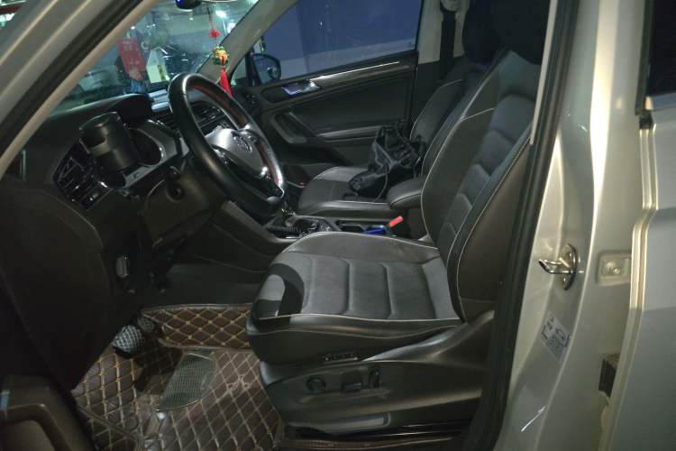 Used Volkswagen Tiguan L 2017 380TSI Automatic All-Wheel-Drive Flagship Edition Left Front Seat