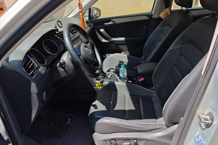 Used Volkswagen Tiguan L 2017 330TSI Automatic Two-Wheel Drive Flagship Edition Left Front Seat