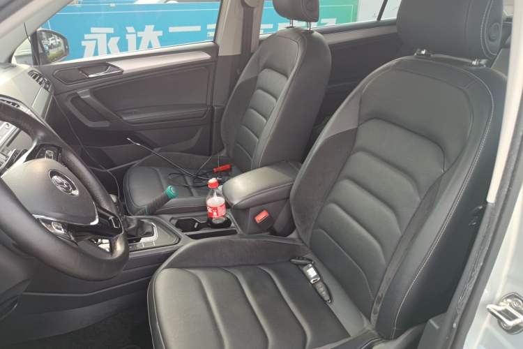 Used Volkswagen Tiguan L 2017 330TSI Automatic Two-Wheel Drive Luxury Edition Left Front Seat