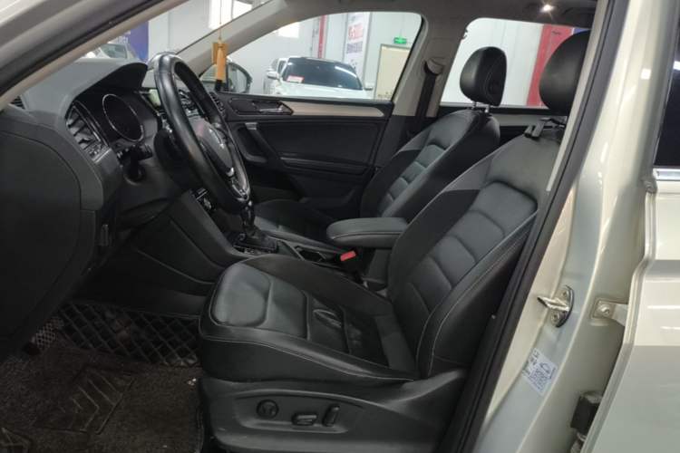 Used Volkswagen Tiguan L 2017 380TSI Automatic All-Wheel-Drive Luxury Edition Left Front Seat