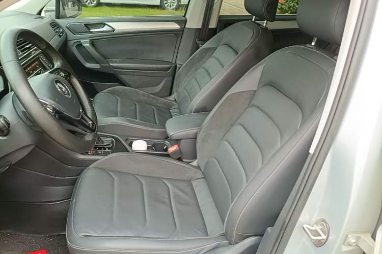 Used Volkswagen Tiguan L 2017 330TSI Automatic Two-Wheel Drive Luxury Edition Left Front Seat