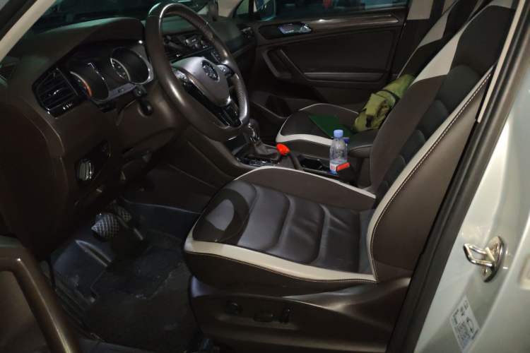 Used Volkswagen Tiguan L 2017 330TSI Automatic Two-Wheel Drive Luxury Edition Left Front Seat