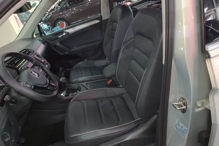 Used Volkswagen Tiguan L 2017 330TSI Automatic Two-Wheel Drive Flagship Edition Left Front Seat