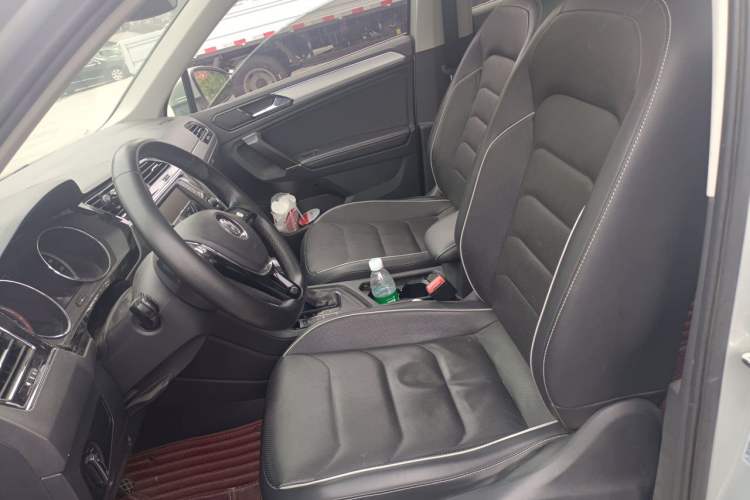 Used Volkswagen Tiguan L 2017 330TSI Automatic Two-Wheel Drive Flagship Edition Left Front Seat