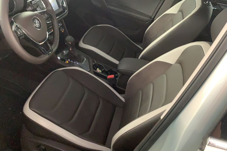 Used Volkswagen Tiguan L 2017 330TSI Automatic Two-Wheel Drive Comfort Edition Left Front Seat