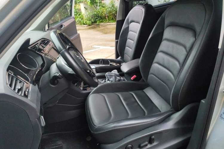 Used Volkswagen Tiguan L 2017 330TSI Automatic Two-Wheel Drive Comfort Edition Left Front Seat