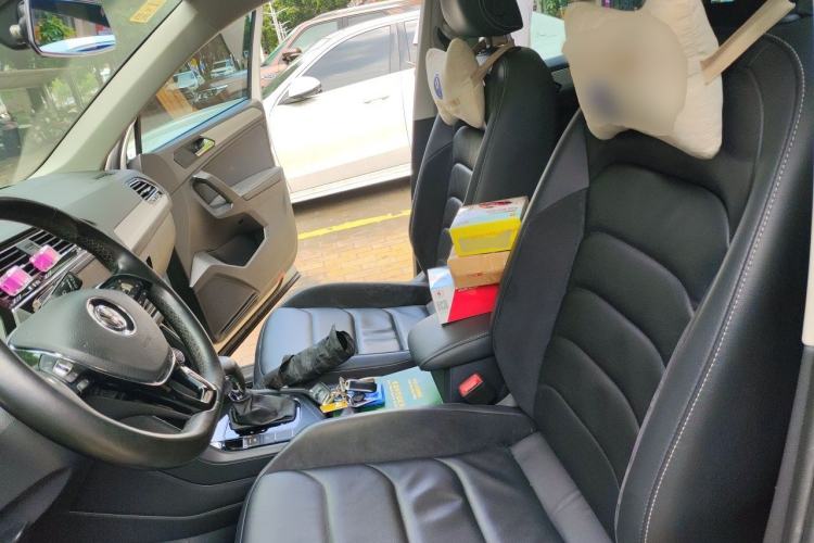 Used Volkswagen Tiguan L 2017 330TSI Automatic Two-Wheel Drive Luxury Edition Left Front Seat