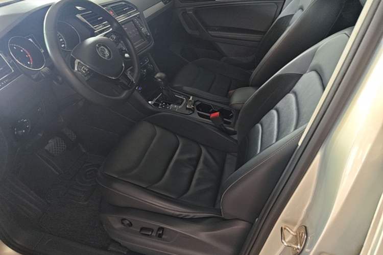 Used Volkswagen Tiguan L 2017 330TSI Automatic Two-Wheel Drive Comfort Edition Left Front Seat