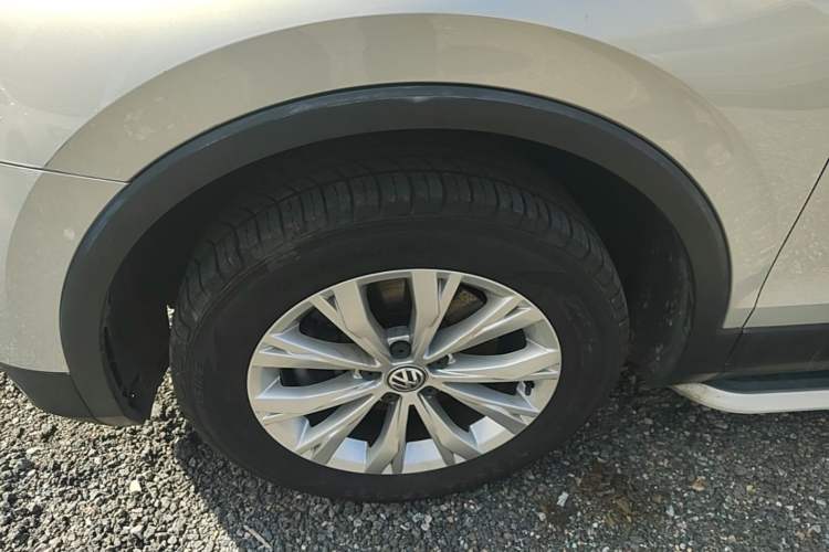 Used Volkswagen Tiguan L 2017 330TSI Automatic Two-Wheel Drive Luxury Edition Left Front Wheel Hub
