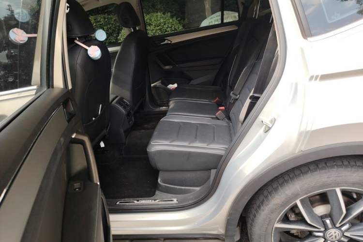 Used Volkswagen Tiguan L 2017 330TSI Automatic Two-Wheel Drive Flagship Edition Left Rear Seat