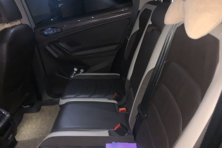Used Volkswagen Tiguan L 2017 330TSI Automatic Two-Wheel Drive Luxury Edition Left Rear Seat