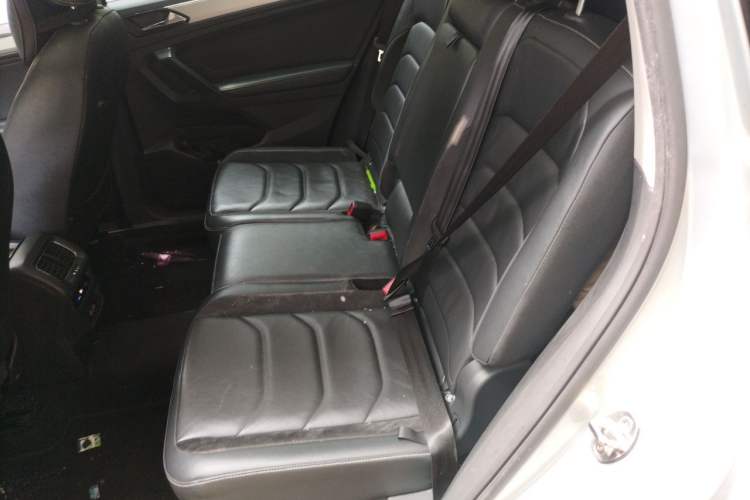Used Volkswagen Tiguan L 2017 330TSI Automatic Two-Wheel Drive Luxury Edition Left Rear Seat