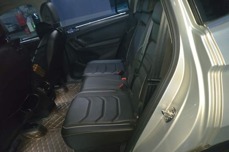 Used Volkswagen Tiguan L 2017 380TSI Automatic All-Wheel-Drive Flagship Edition Left Rear Seat