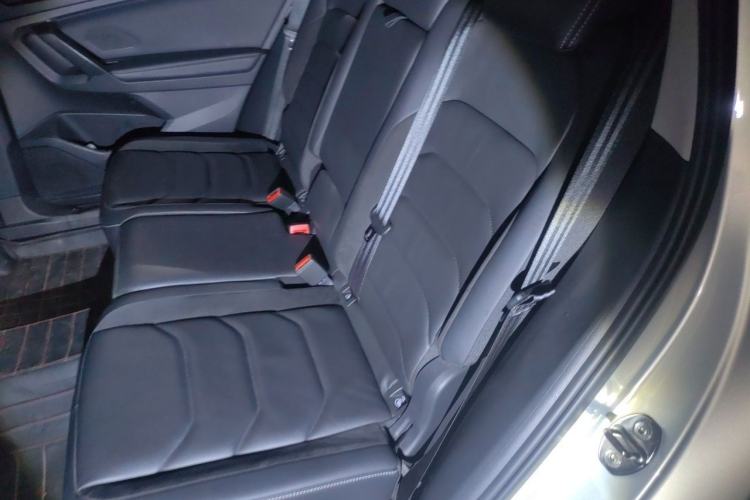 Used Volkswagen Tiguan L 2017 330TSI Automatic Two-Wheel Drive Luxury Edition Left Rear Seat