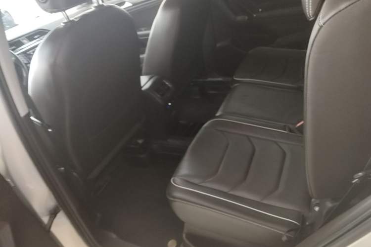 Used Volkswagen Tiguan L 2017 330TSI Automatic Two-Wheel Drive Flagship Edition Left Rear Seat