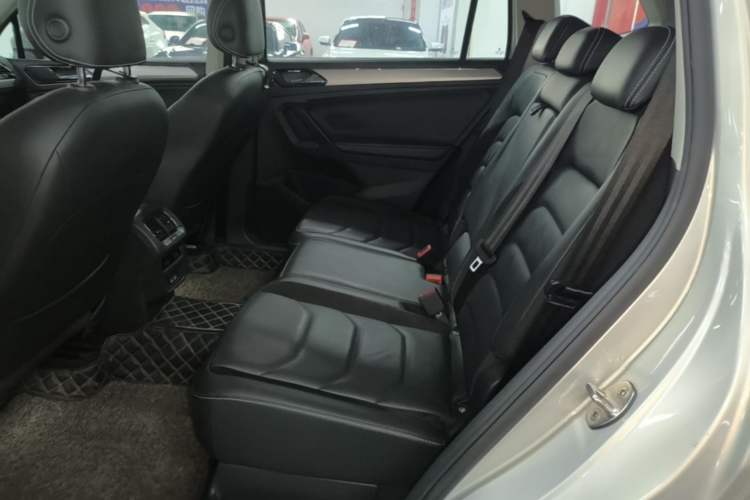 Used Volkswagen Tiguan L 2017 380TSI Automatic All-Wheel-Drive Luxury Edition Left Rear Seat