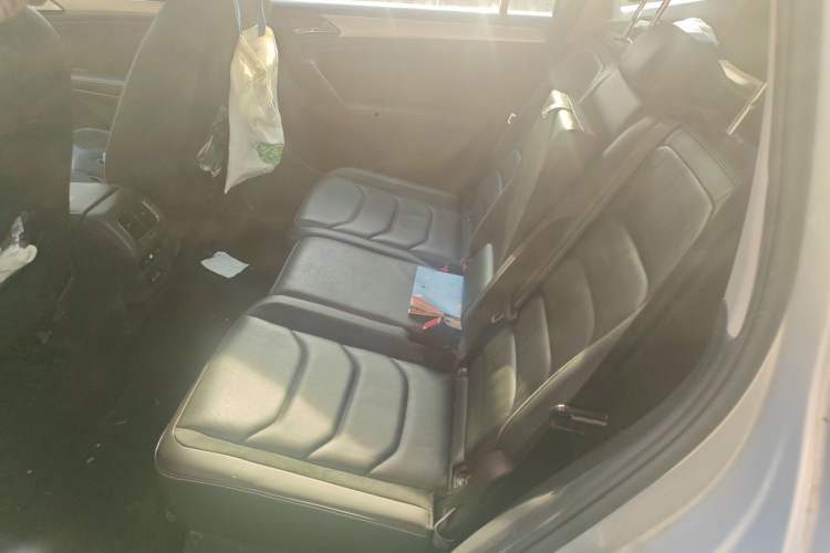 Used Volkswagen Tiguan L 2017 330TSI Automatic Two-Wheel Drive Luxury Edition Left Rear Seat