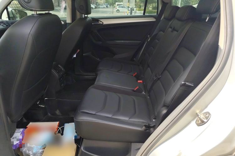 Used Volkswagen Tiguan L 2017 330TSI Automatic Two-Wheel Drive Luxury Edition Left Rear Seat