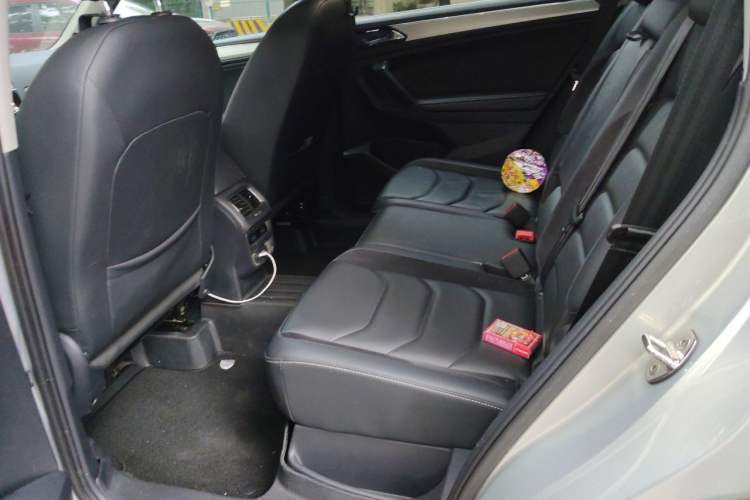 Used Volkswagen Tiguan L 2017 330TSI Automatic Two-Wheel Drive Luxury Edition Left Rear Seat