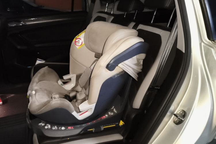 Used Volkswagen Tiguan L 2017 330TSI Automatic Two-Wheel Drive Comfort Edition Left Rear Seat