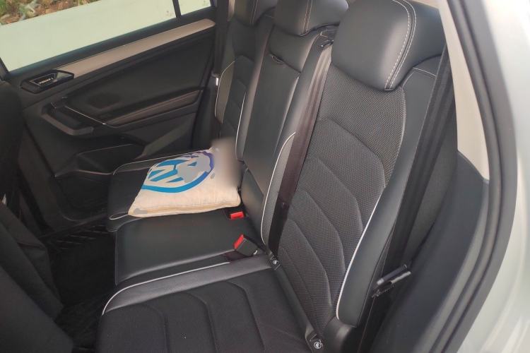 Used Volkswagen Tiguan L 2017 330TSI Automatic Two-Wheel Drive Flagship Edition Left Rear Seat