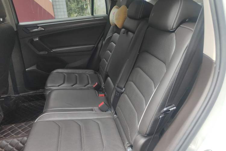 Used Volkswagen Tiguan L 2017 380TSI Automatic All-Wheel-Drive Flagship Edition Left Rear Seat