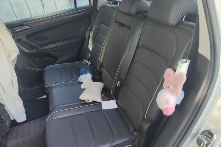 Used Volkswagen Tiguan L 2017 330TSI Automatic Two-Wheel Drive Flagship Edition Left Rear Seat