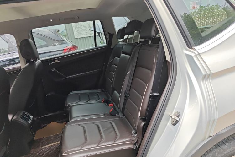 Used Volkswagen Tiguan L 2017 330TSI Automatic Two-Wheel Drive Flagship Edition Left Rear Seat