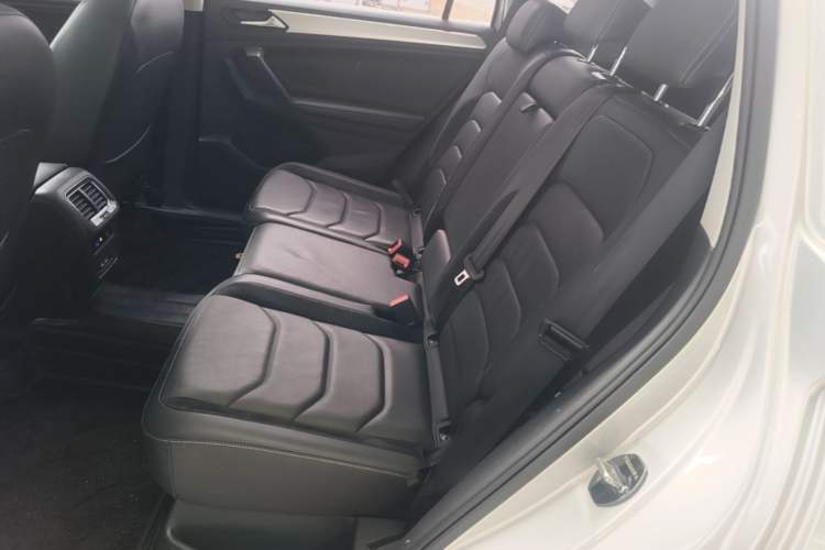 Used Volkswagen Tiguan L 2017 330TSI Automatic Two-Wheel Drive Luxury Edition Left Rear Seat
