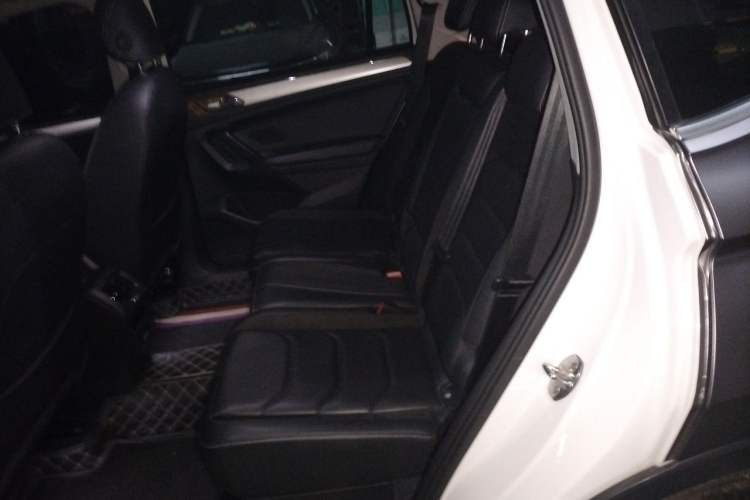 Used Volkswagen Tiguan L 2017 330TSI Automatic Two-Wheel Drive Comfort Edition Left Rear Seat