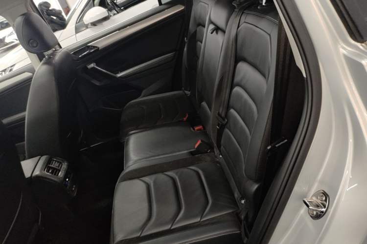 Used Volkswagen Tiguan L 2017 330TSI Automatic Two-Wheel Drive Luxury Edition Left Rear Seat