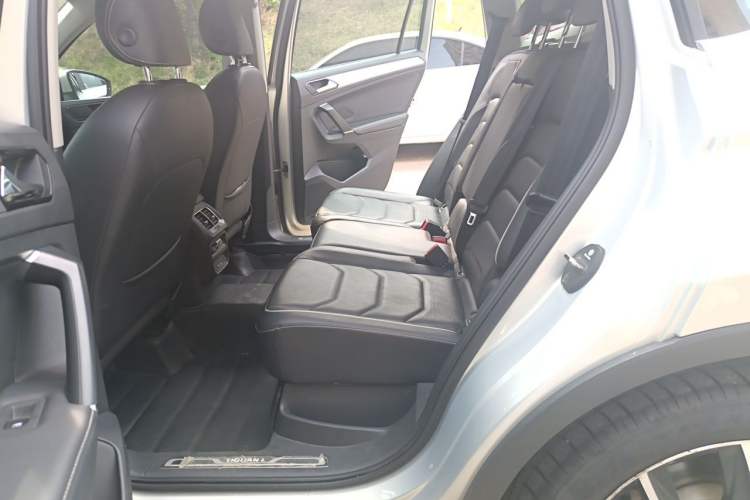 Used Volkswagen Tiguan L 2017 330TSI Automatic Two-Wheel Drive Flagship Edition Left Rear Seat