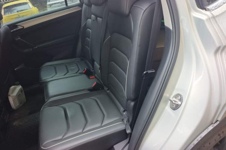 Used Volkswagen Tiguan L 2017 330TSI Automatic Two-Wheel Drive Flagship Edition Left Rear Seat