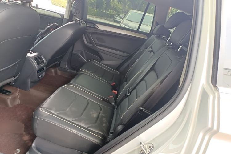 Used Volkswagen Tiguan L 2017 330TSI Automatic Two-Wheel Drive Flagship Edition Left Rear Seat