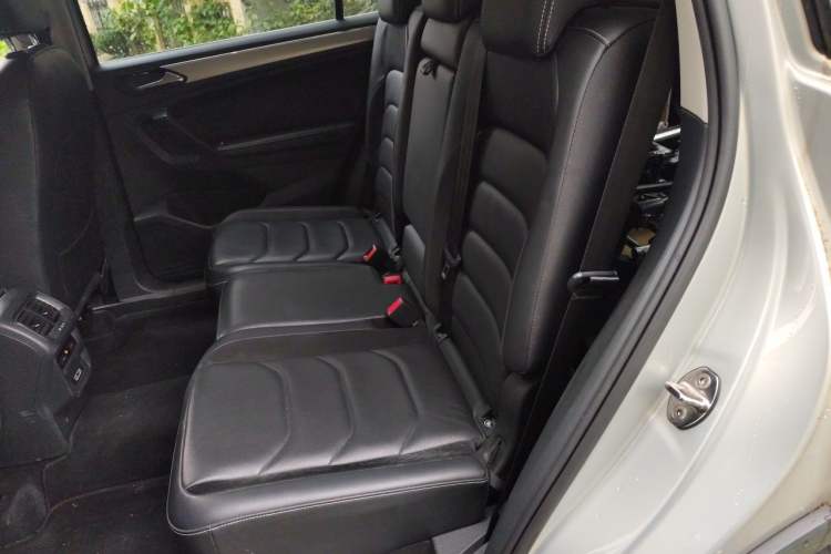 Used Volkswagen Tiguan L 2017 330TSI Automatic Two-Wheel Drive Comfort Edition Left Rear Seat